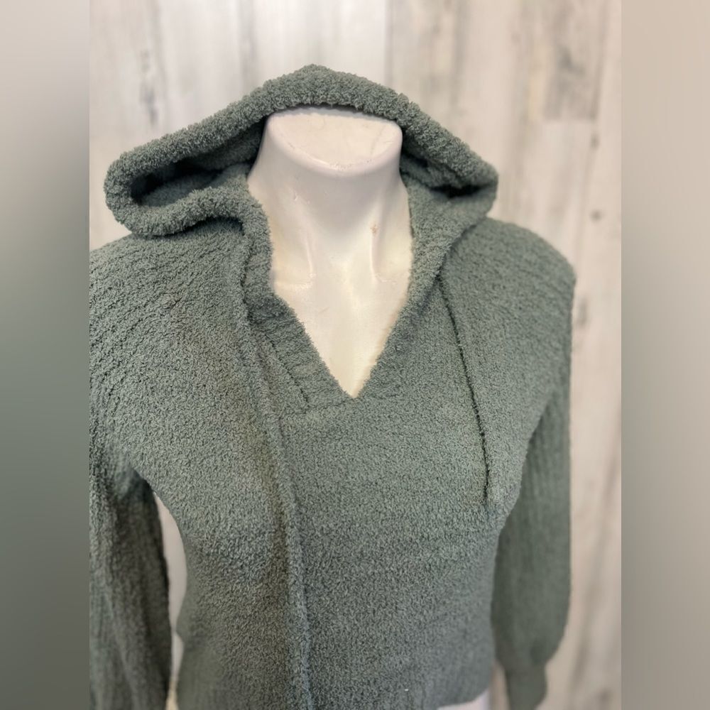 Sweater - Picture 2 of 6